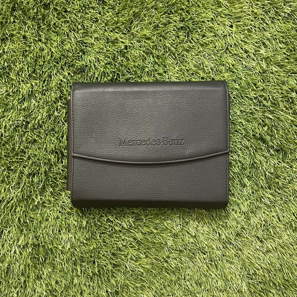 2016 Mercedes-Benz CLA Owners Manual (CLA45 AMG, CLA250 4MATIC) - Picture 9 of 11